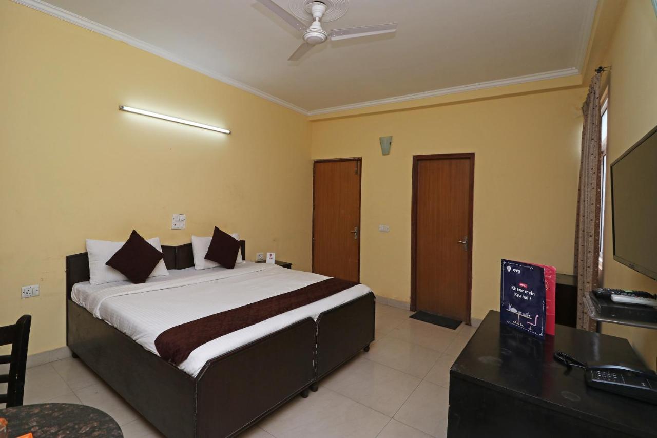 Oyo 6608 Sector 56 Hotel Badshahpur Exterior photo